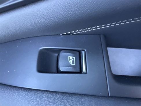 Used 2025 BMW X5 xDrive50e image 32