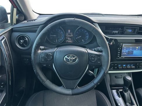 Used 2017 Toyota Corolla iM image 11