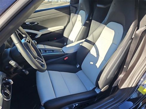 Certified 2025 Porsche 718 Boxster image 5