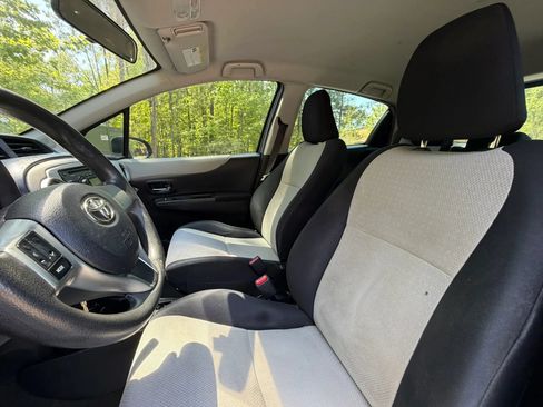 Used 2012 Toyota Yaris LE FWD image 19