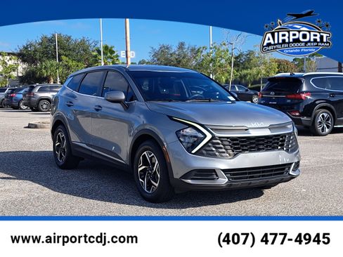 Used 2023 Kia Sportage LX image 1