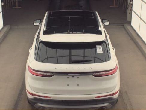 Used 2022 Lincoln Corsair AWD w/ Premium Package image 6