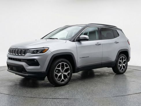 Used 2025 Jeep Compass Limited AWD/4WD image 3