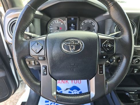Used 2019 Toyota Tacoma TRD Sport AWD/4WD image 17