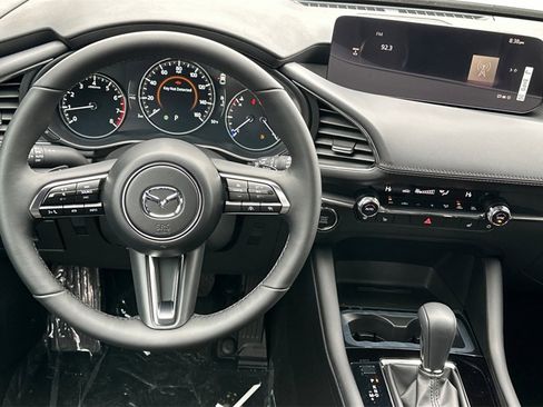 New 2025 MAZDA MAZDA3 Hatchback w/Premium Plus Pkg image 12