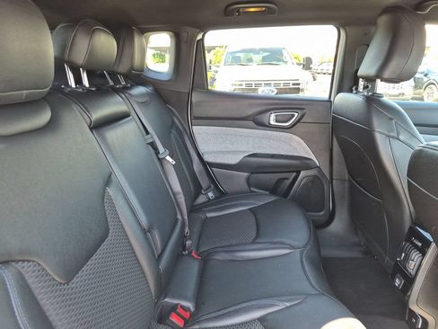 Used 2024 Jeep Compass Latitude AWD/4WD image 29
