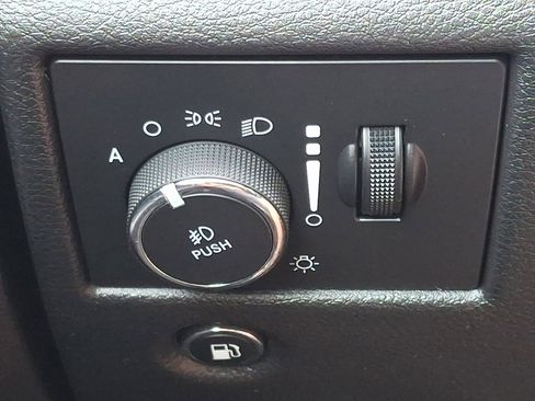 Used 2020 Jeep Grand Cherokee Limited w/ Luxury Group II image 27