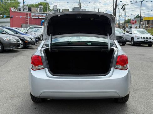 Used 2013 Chevrolet Cruze LS FWD image 8