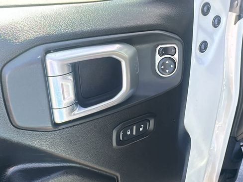 Used 2019 Jeep Wrangler Sport AWD/4WD image 26