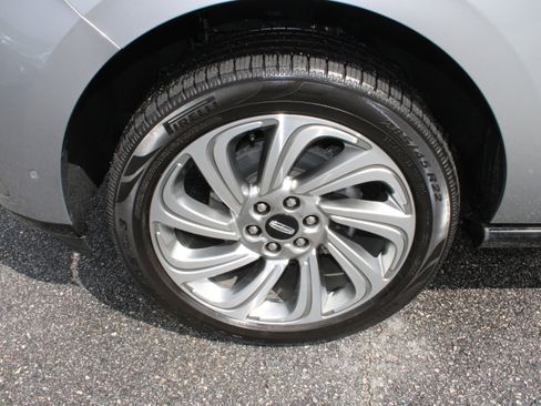Used 2024 Lincoln Navigator Reserve AWD/4WD image 10