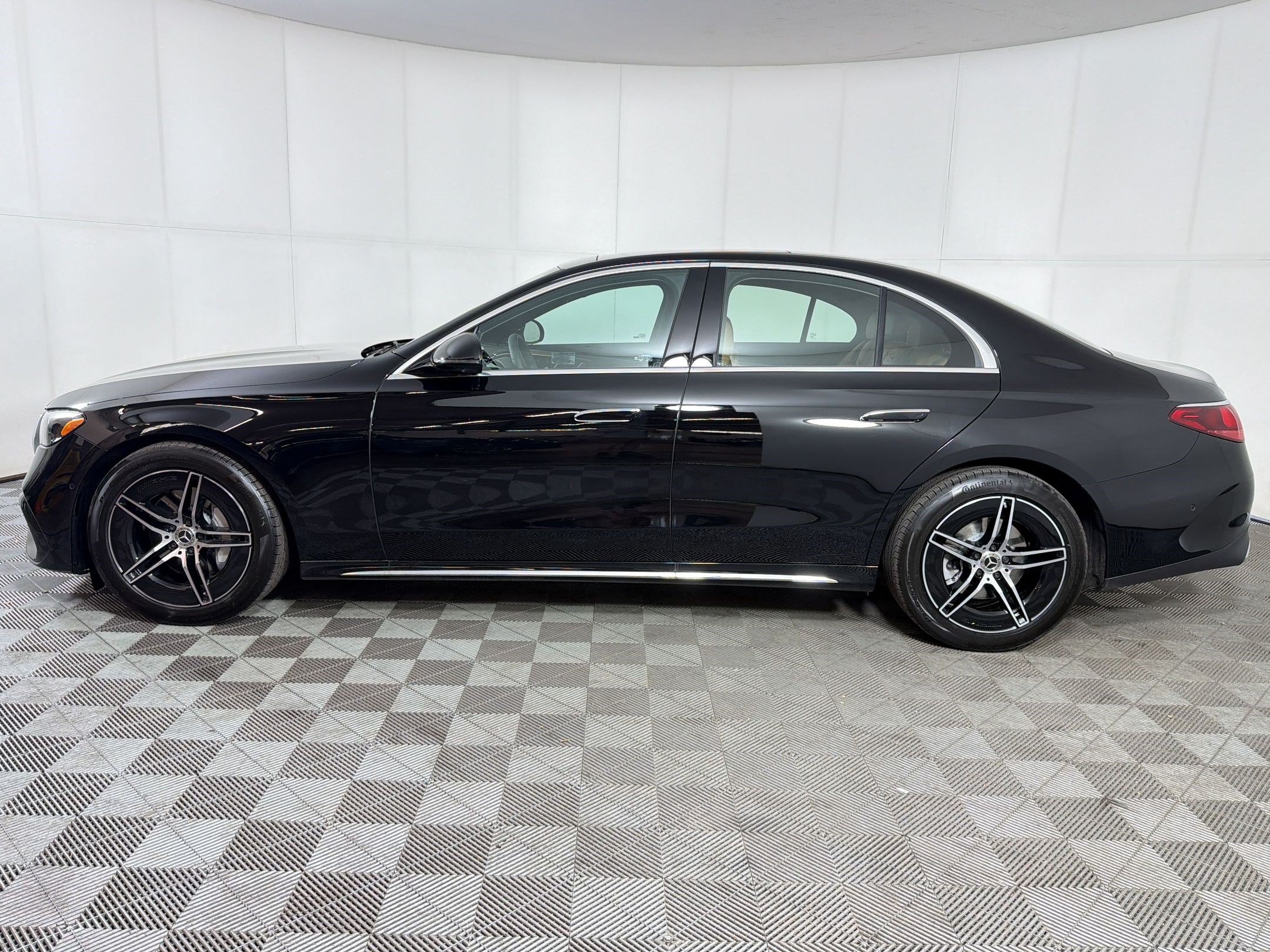 Certified 2026 Mercedes-Benz E 350 4MATIC Sedan image 2