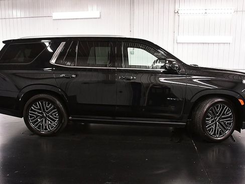 Used 2023 Chevrolet Tahoe High Country image 8