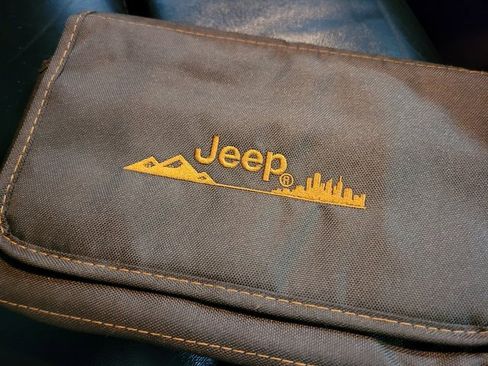 Used 2018 Jeep Grand Cherokee Limited image 58