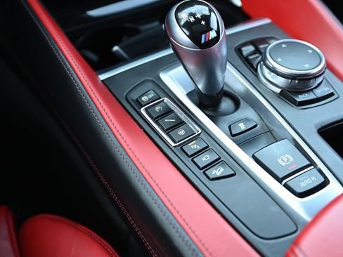 Used 2015 BMW X6 M image 31