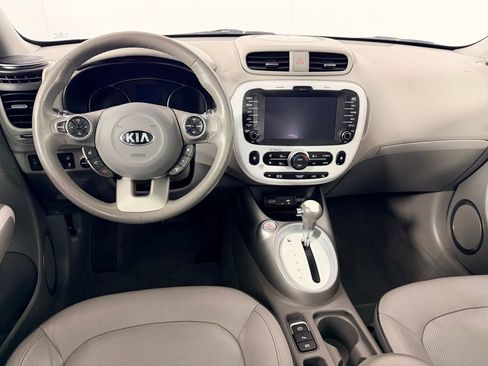 Used 2017 Kia Soul EV + w/ Sun & Fun Package image 13