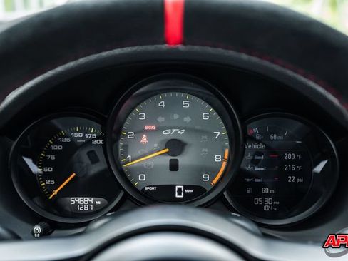 Used 2016 Porsche Cayman GT4 RWD image 10
