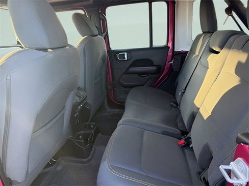 Used 2024 Jeep Wrangler Sahara w/ Technology Group image 7