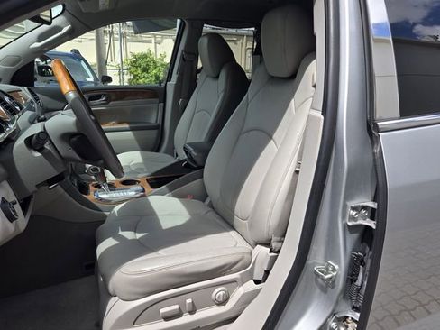 Used 2011 Buick Enclave CXL image 14