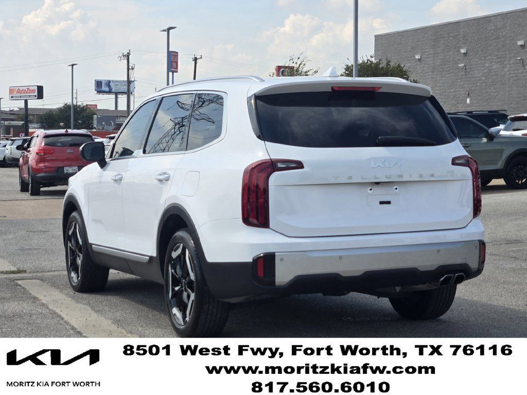 Certified 2025 Kia Telluride EX w/ EX Captain's Chair Package FWD image 4