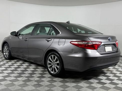 Used 2017 Toyota Camry XLE w/ Moonroof Package FWD image 6