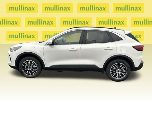 Used 2025 Ford Escape Base w/ Class II Trailer Tow Package image 11