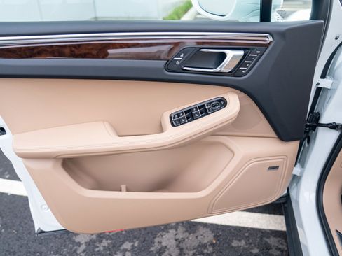 New 2026 Porsche Macan image 10