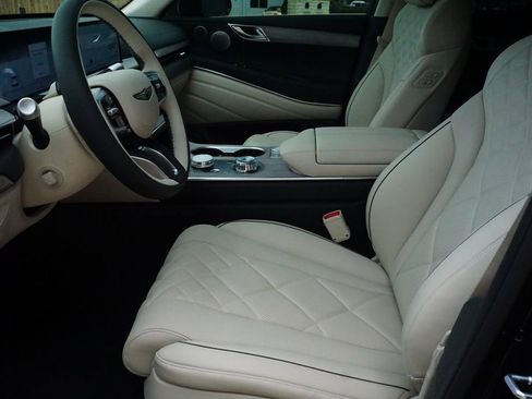 New 2025 Genesis GV80 3.5T Prestige image 16