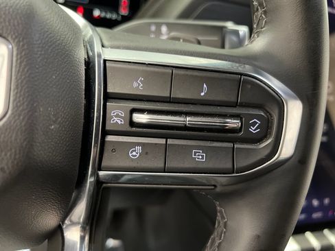 Used 2025 GMC Yukon Denali AWD/4WD image 55