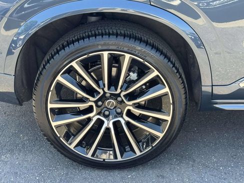 Certified 2026 Volvo XC90 B6 Plus w/ Protection Package Premier AWD/4WD image 7