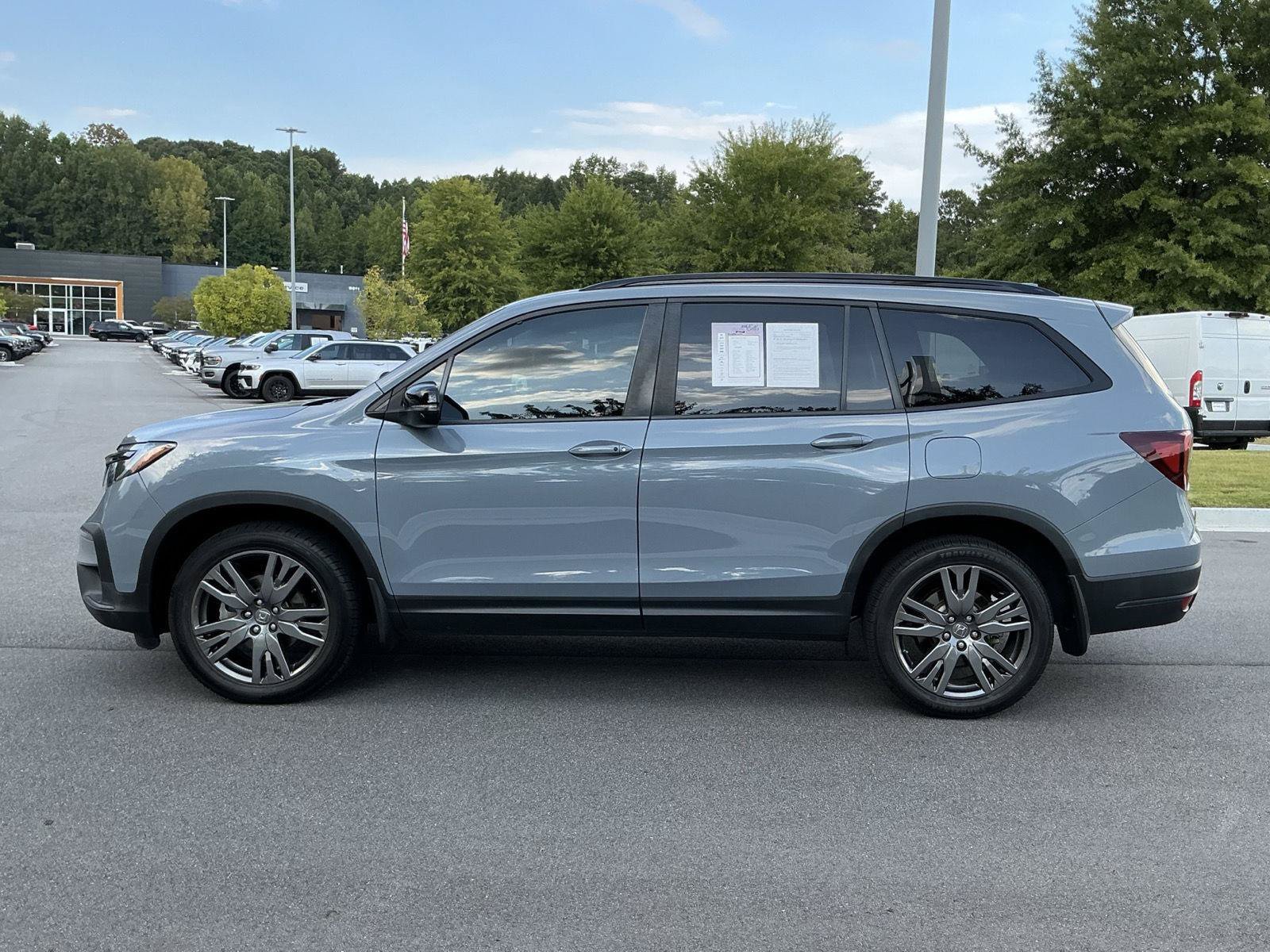Used 2022 Honda Pilot Sport image 2
