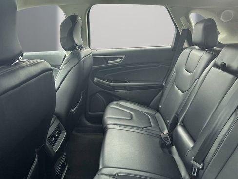 Used 2015 Ford Edge Titanium w/ Technology Package FWD image 5