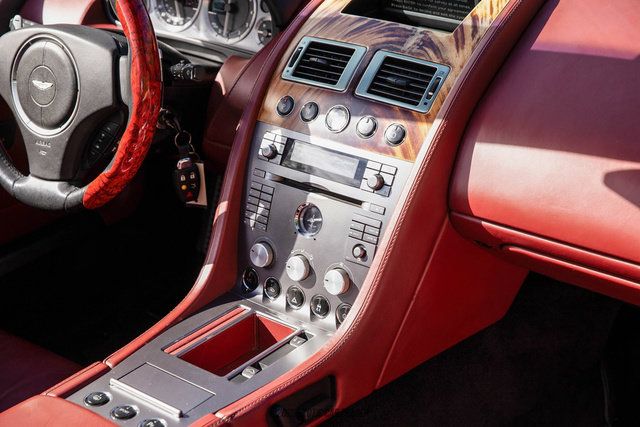 Used 2006 Aston Martin DB9 Volante RWD image 39