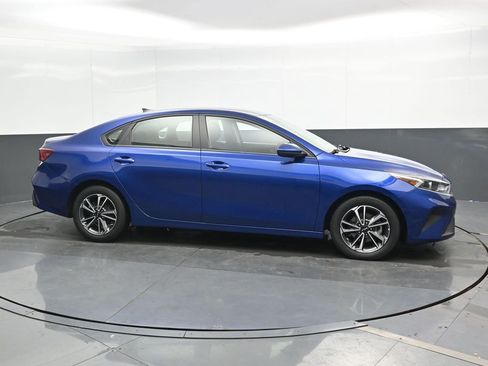 Used 2024 Kia Forte LXS image 4