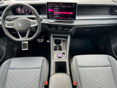 New 2026 Volkswagen Tiguan SE R-Line image 11