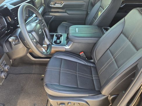 Used 2025 Chevrolet Silverado 2500 High Country w/ Midnight Edition image 16