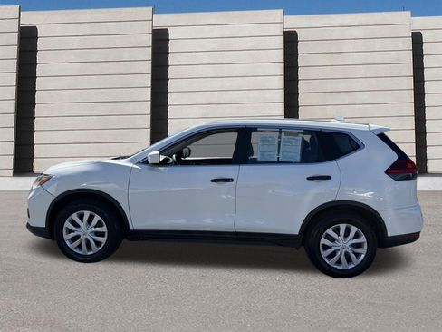 Used 2017 Nissan Rogue S FWD image 2