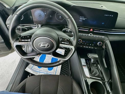 Used 2024 Hyundai Elantra SEL w/ Convenience Package FWD image 13