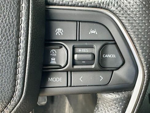 Used 2024 Toyota Tacoma TRD Off-Road image 17