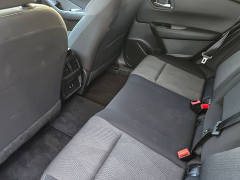 Used 2025 Nissan Rogue SV FWD image 8