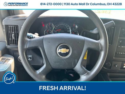 Used 2018 Chevrolet Express 2500 Extended RWD image 16