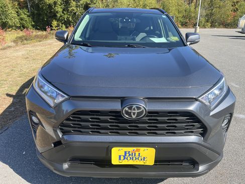 Used 2019 Toyota RAV4 XLE w/ Convenience Package image 2