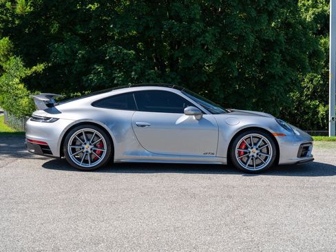 Certified 2024 Porsche 911 Carrera GTS RWD image 8