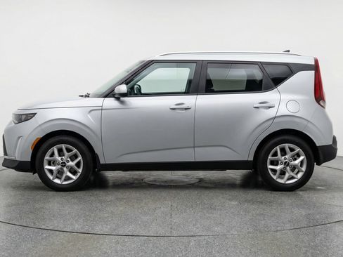 Used 2025 Kia Soul LX w/ LX Technology Package image 5