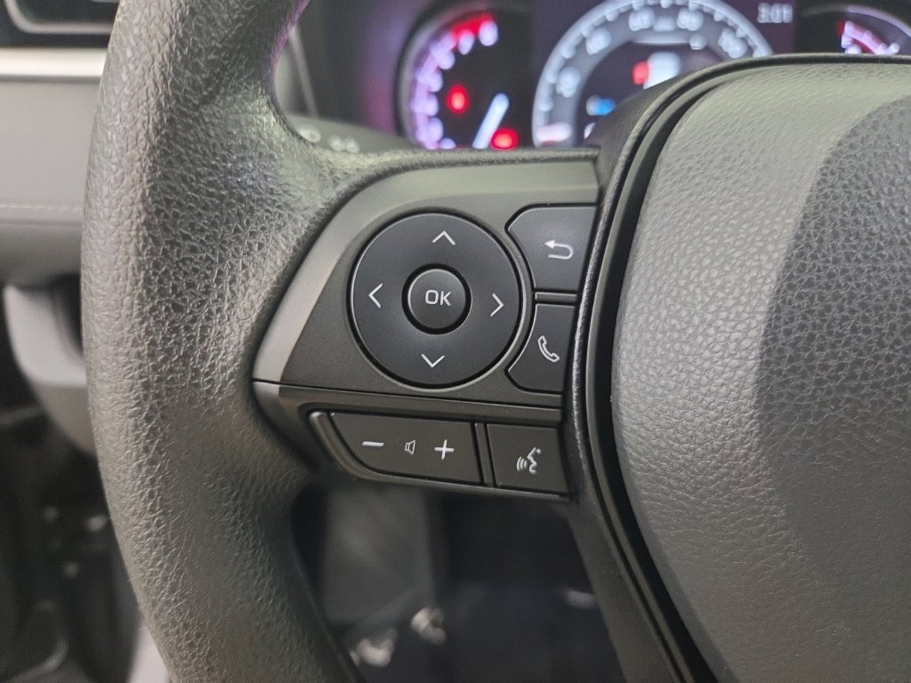Used 2023 Toyota RAV4 LE AWD/4WD image 29