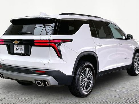 Used 2024 Chevrolet Traverse LT image 5