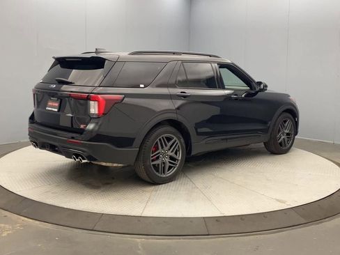 Used 2025 Ford Explorer ST w/ Sun And Sound Package AWD/4WD image 5