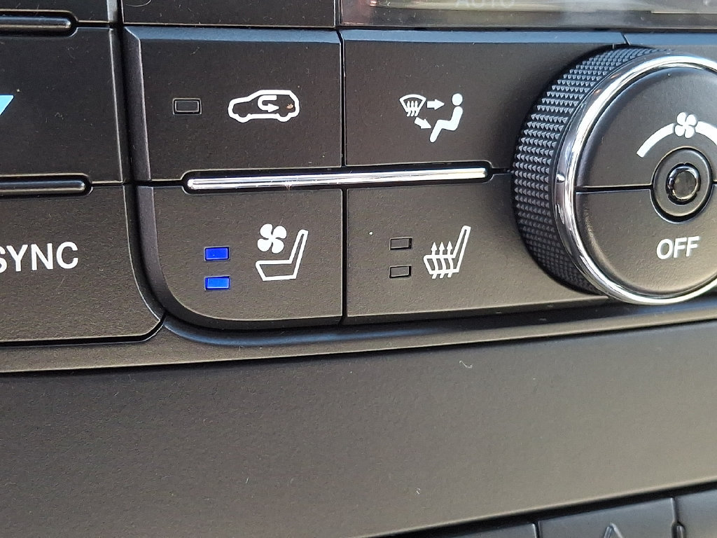 Used 2012 Jeep Grand Cherokee Overland AWD/4WD image 27