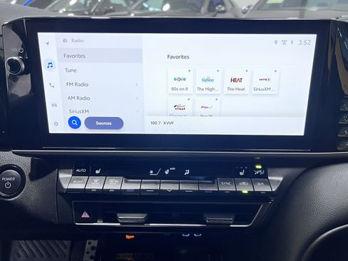 Used 2025 Toyota Camry XSE FWD image 18