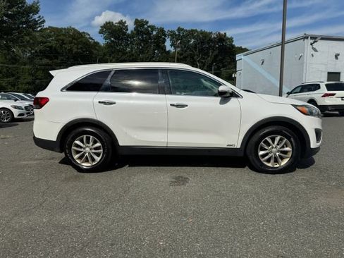Used 2017 Kia Sorento AWD image 6