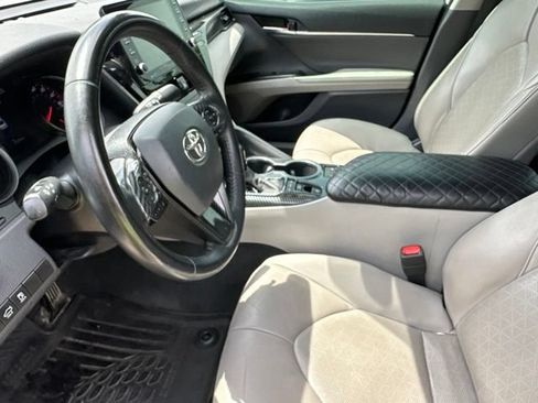 Used 2022 Toyota Camry XSE FWD image 7
